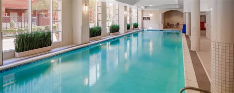 cincinnati hotels with indoor pool.